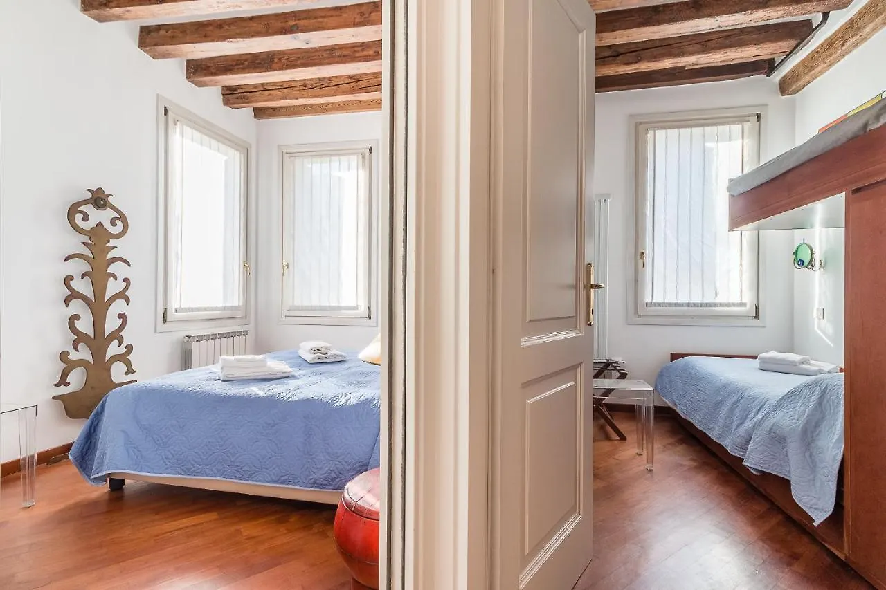7 Windows On Venice By Lionhost Italy