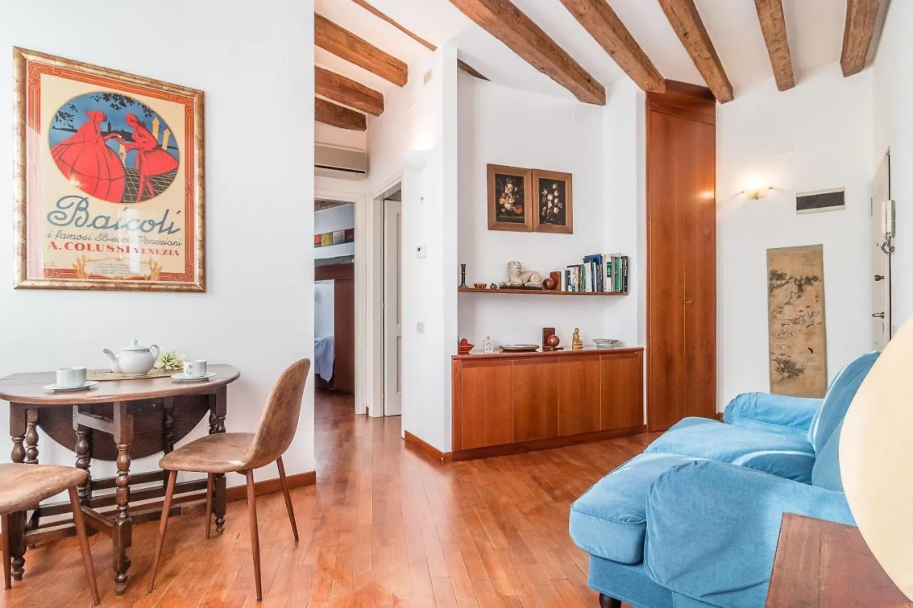 7 Windows On Venice By Lionhost Apartment